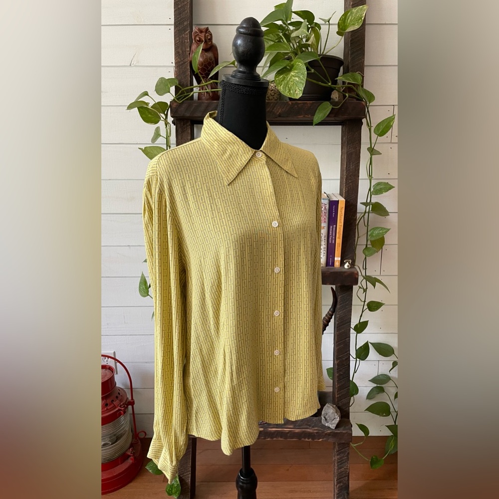 L. L. Bean: Yellow and Gray 100% Rayon Pattern Button Down Shirt - Picture 12 of 17
